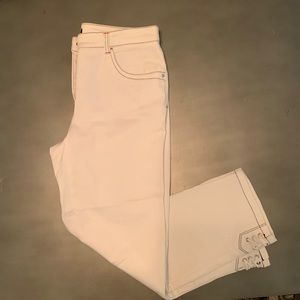 NWOT Jones New York White Jean w/Blue Stitching